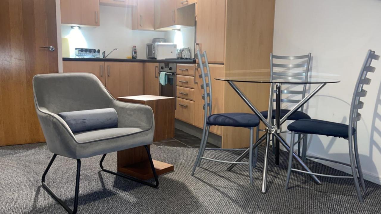 Luxury 1 Bed Apartment With Parking Манчестър Екстериор снимка