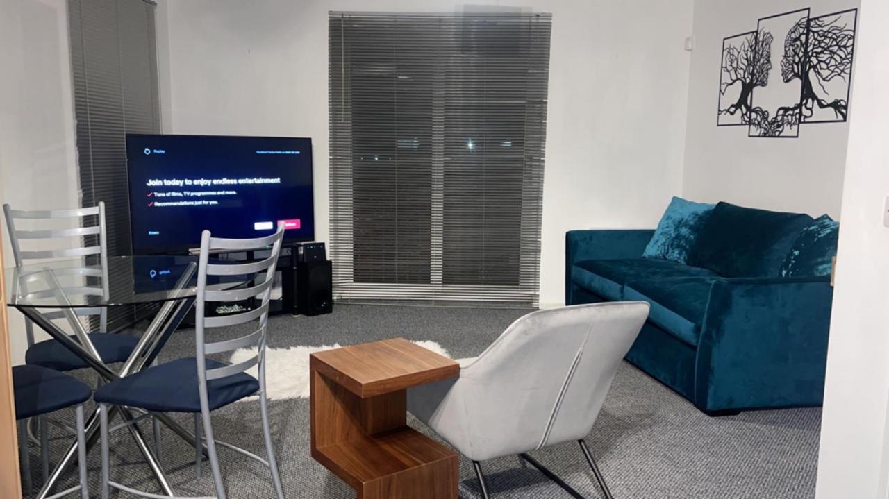 Luxury 1 Bed Apartment With Parking Манчестър Екстериор снимка