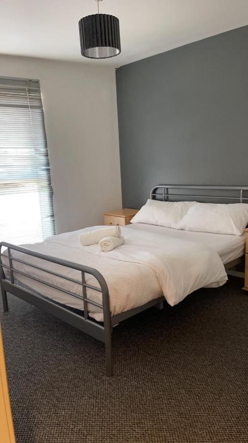 Luxury 1 Bed Apartment With Parking Манчестър Екстериор снимка